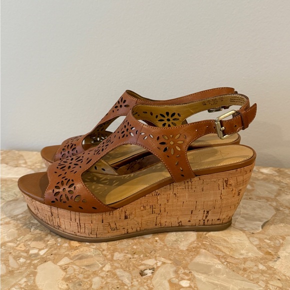 Franco Sarto Tan Cut-Out Wedges - Picture 2 of 4